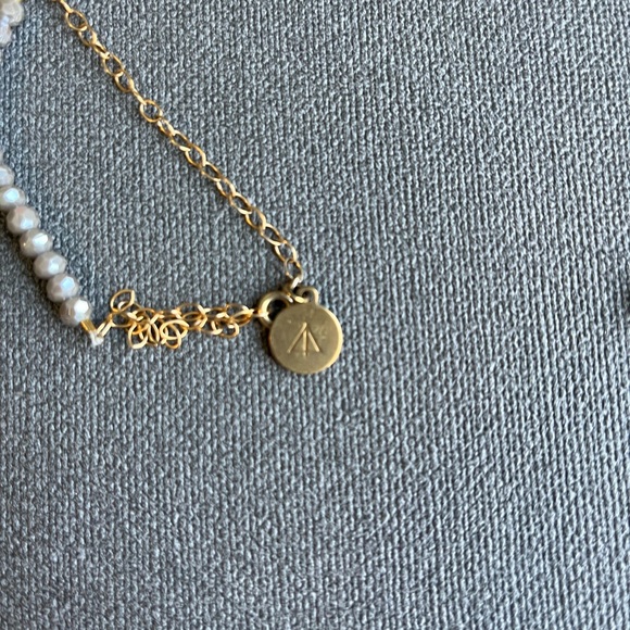 Gold tone and grey bracelet - Picture 2 of 2